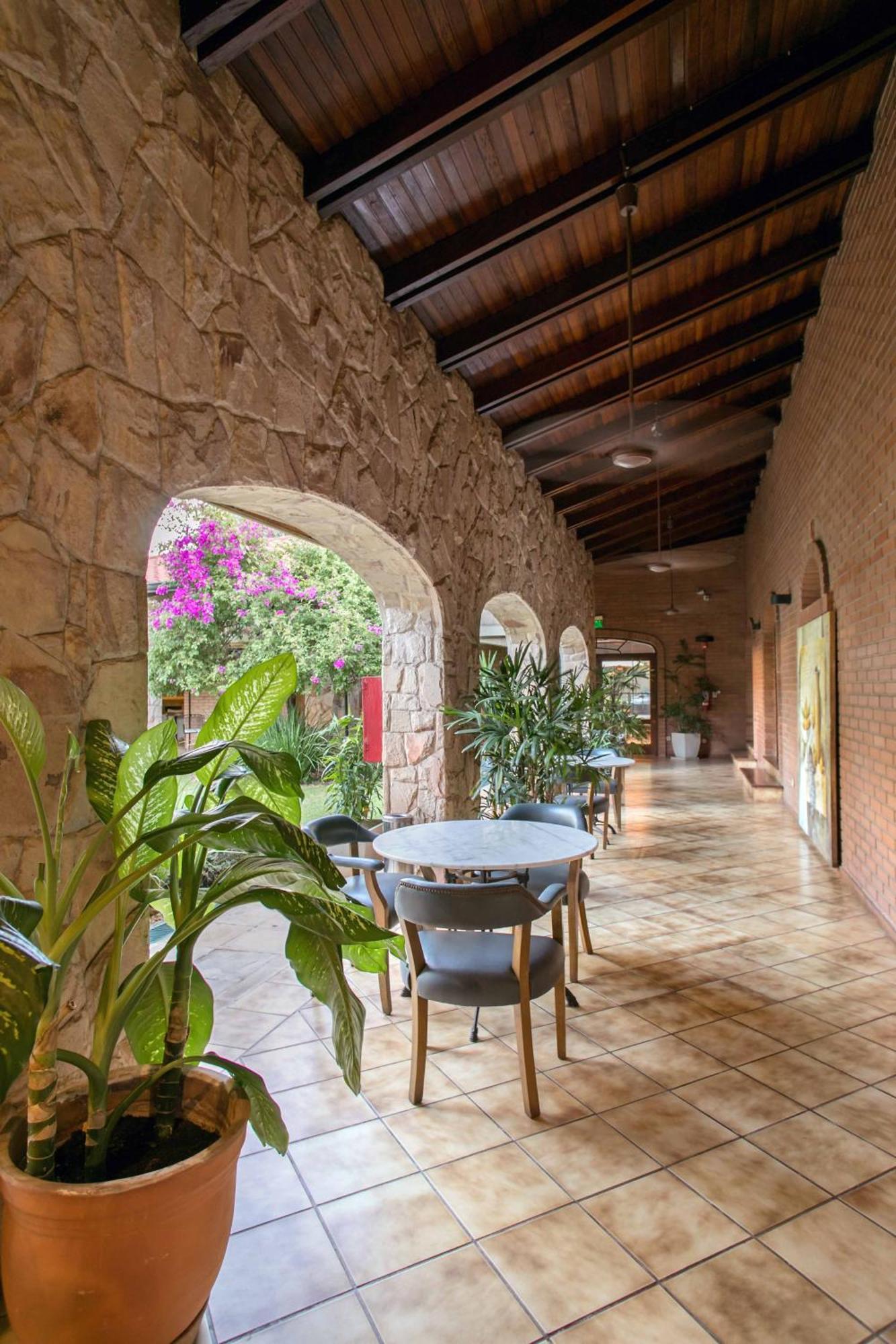 Las Lomas Casa Hotel Asunción Esterno foto